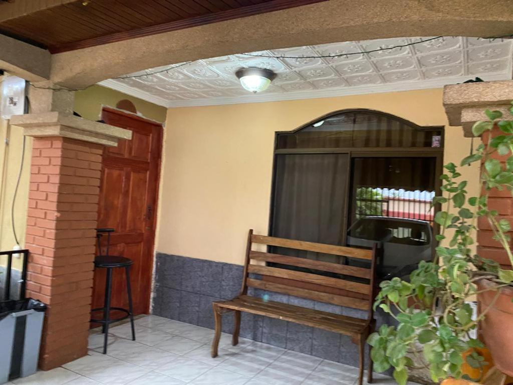 Casa Lupita Alajuela Apartman Kültér fotó